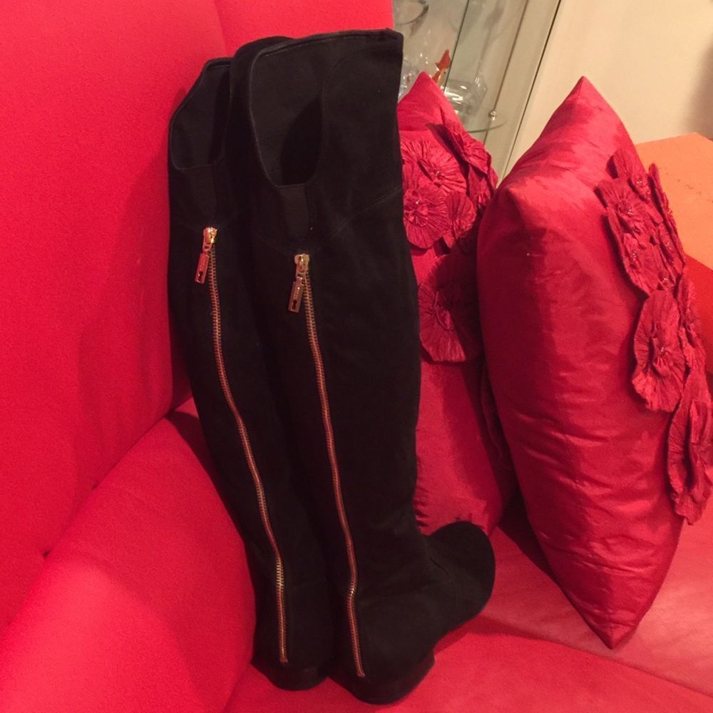 Ivanka Trump black boots